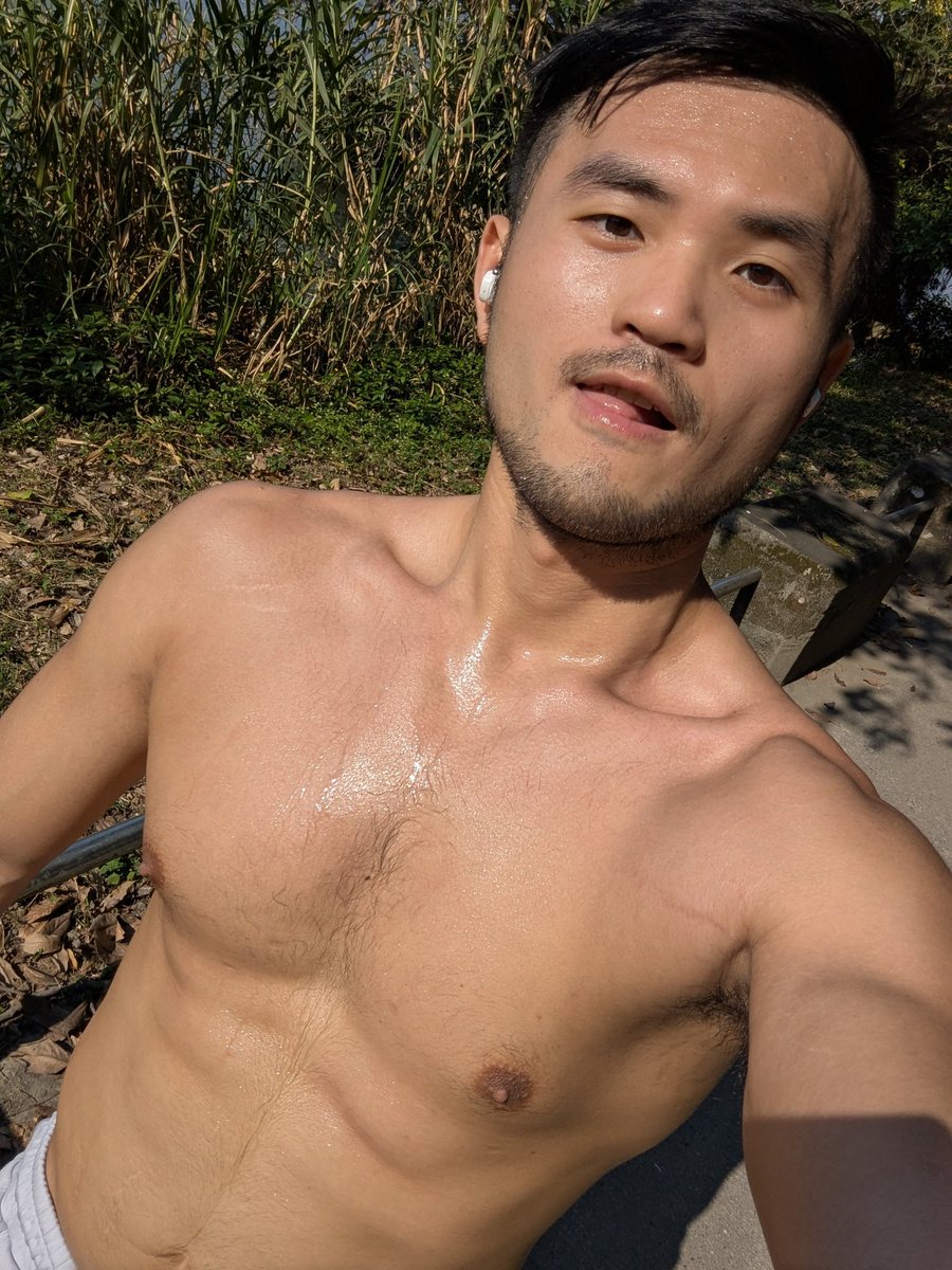 吉米 (jimhsu97911) 10-15 April in BKK tweet media