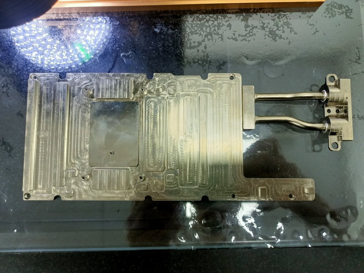 MicroscopeEOC's tweet photo. Flatness Inspection of AI Server Liquid Cooling Modules
It performs rapid multi-point distance measurement on the copper block surface, with the software automatically determining OK/NG. The measurement accuracy is 0.005mm.#AI Server Liquid Cooling Unit#microscope https://t.co/PJVOynDiTR