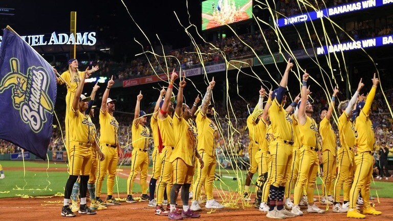 ⚾🍌ディズニー×野球が進化🔥

2026年「バナナボール」が史上最大規模へ！
✔ 全25試合がDisney+で配信
✔ ABC初の全国放送決定
✔ ディズニーパーク連動イベント開催

🏰3/26：ディズニーランド
🌴5/29：ディズニーワールド
ただの野球じゃない
“観るショー”として話題のバナナボール✨