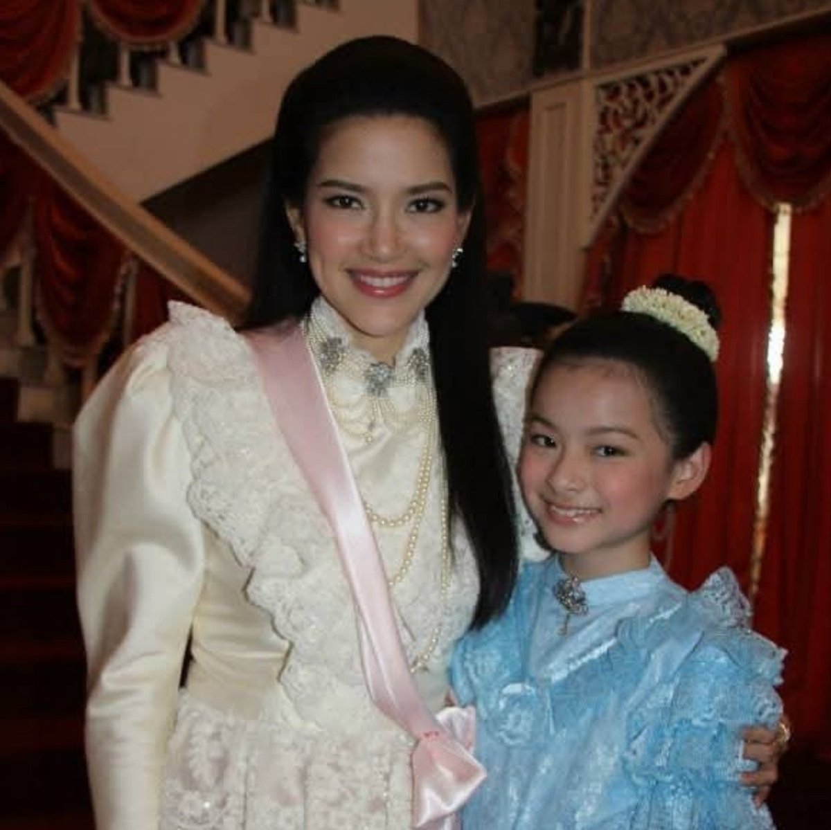 Prim is one of the children of the mother from Sky Castle Thailand PLEASE 😭😭😭😭😭😭😭😭!!!

 She used to be a child actress who acted alongside them, you can casting her 😭