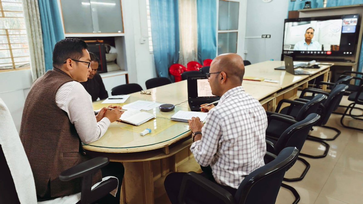 TripuraSRLM's tweet image. TRLM has signed an MOU with IIM Kolkata to set up Enterprises in the state. A meeting took place today between #TRLM and IIM Kolkata regarding the inception report, setting up of  Incubation centers in the Districts and the manpower placement. Discussions also took place on