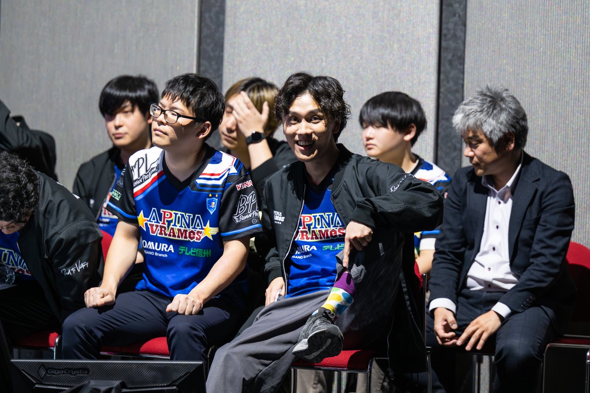 試合前におしゃれな靴下を自慢してくれたﾅｶﾞﾁｬﾝ選手。靴下にも注目 #BPLS5 #IIDX