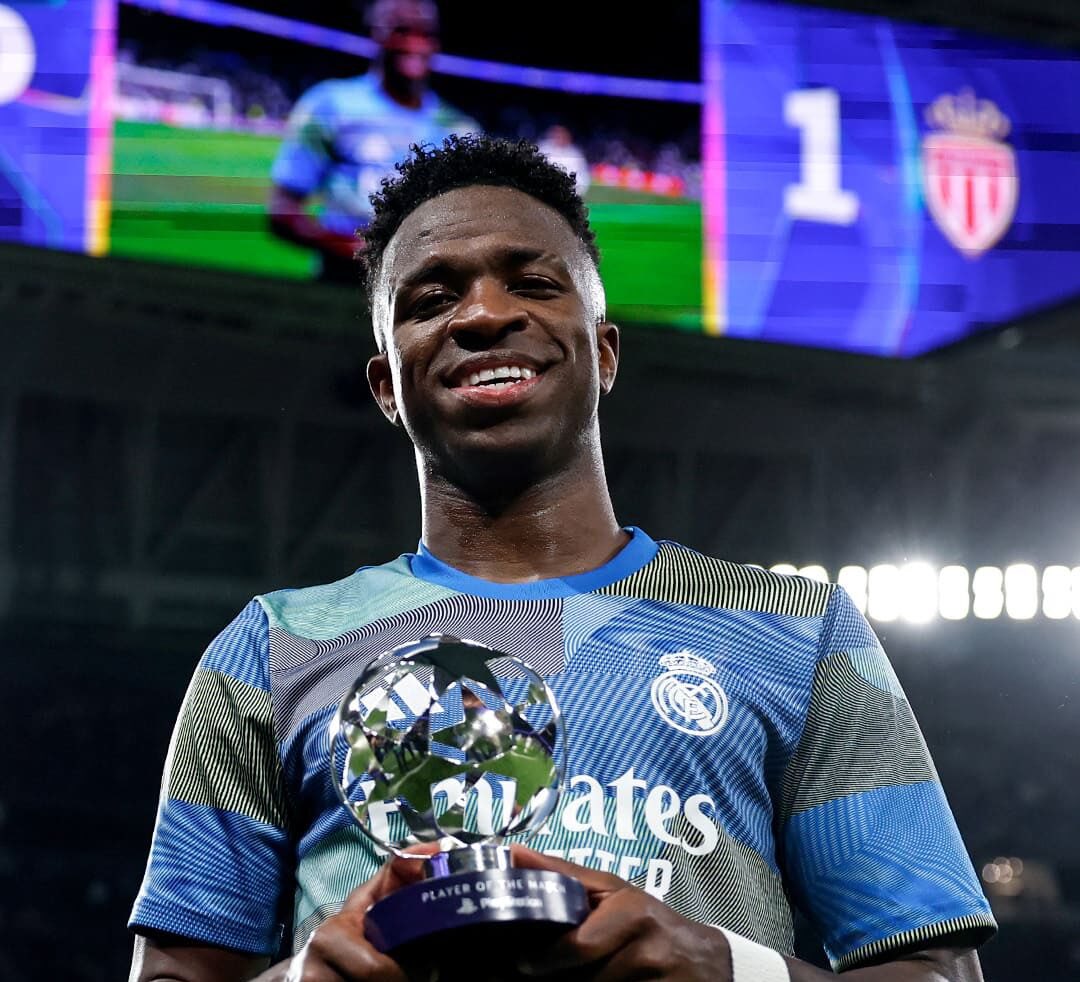 Sin Rodrygo.
Sin Bellingham.
Sin Mbappé.

Pero él siempre está.