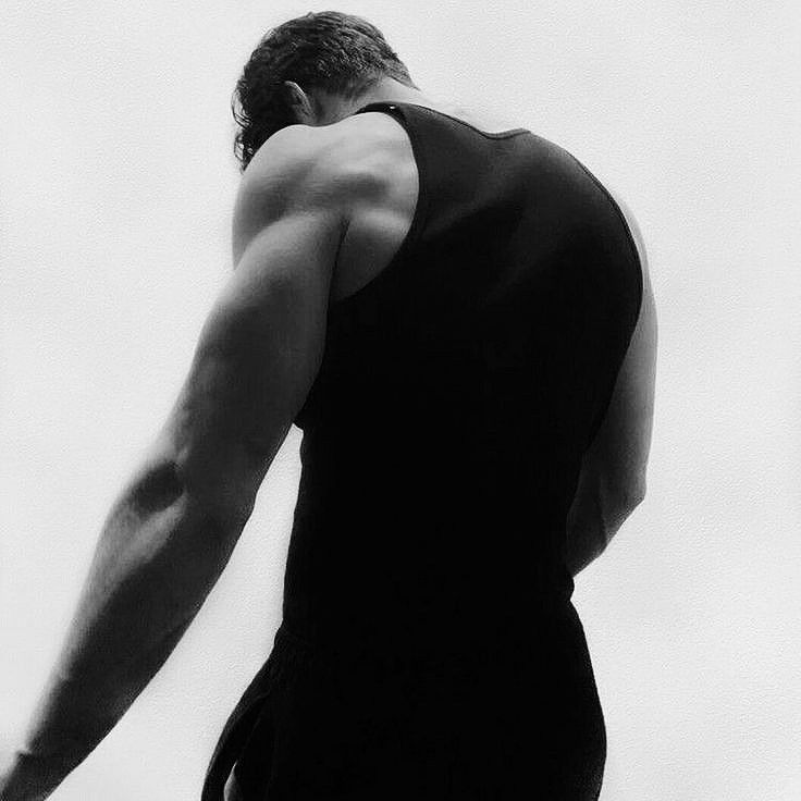 -INSTINCT-
MARKHYUCK/MAHAE SHORTFICTION

"Hybird Chanie kini telah memasuki masa birahi, dan mengerikannya ia malah melarikan diri hingga akhirnya bertemu si tuan galak (tapi tampan), dan berujung dengan dia yang sudah mengacaukan waktu berlibur si tuan galak selama di Kanada."