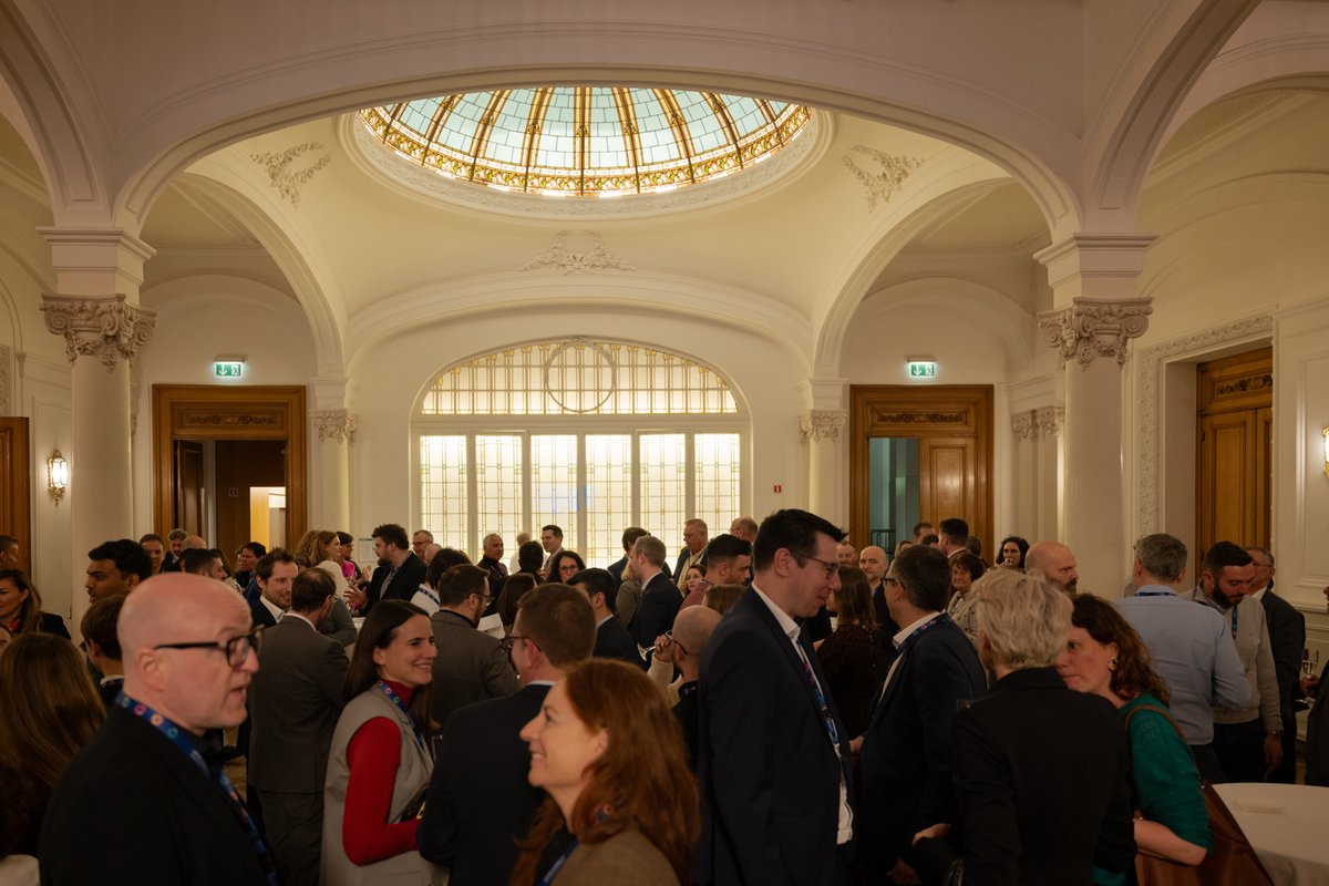 LuxConnect tweet media