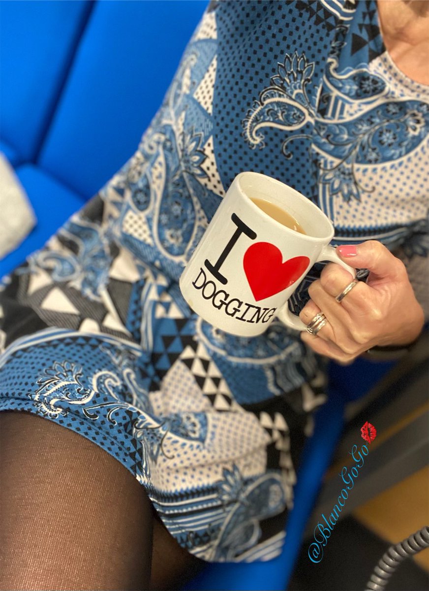 BlancoGoGo's tweet photo. Obligatory #BigBosses office/ #FaveMug lunchtime selfie https://t.co/UTIGKOUsMC