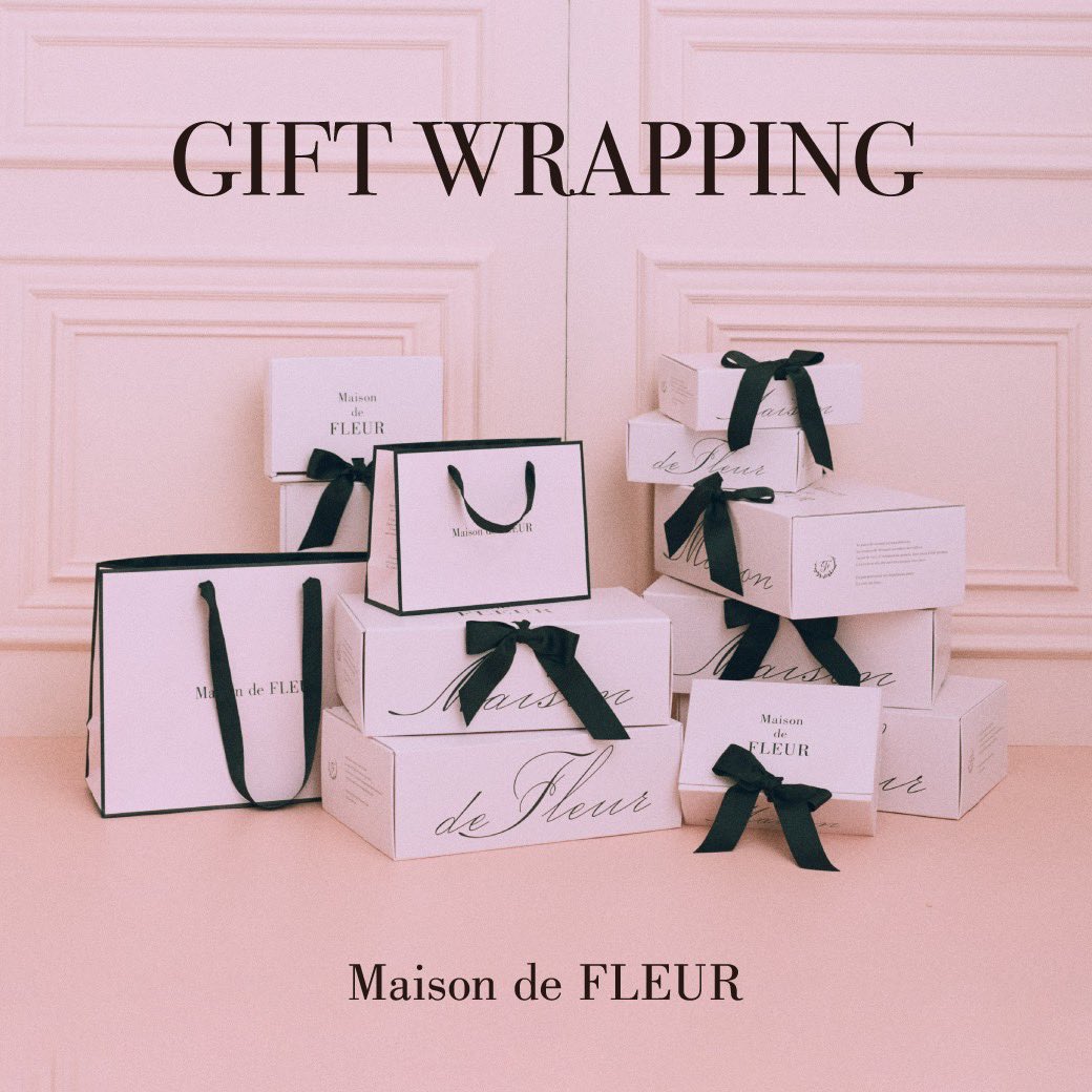 ストライプクラブにて、ギフトボックスとショッパーの取り扱いが始まり