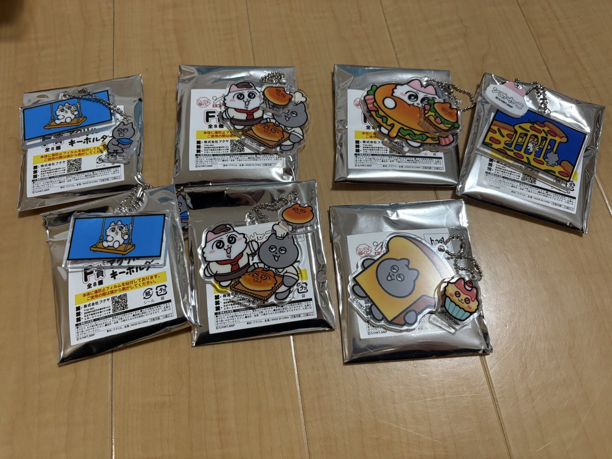 くじが最寄りは奈良しかなかったので車かっ飛ばして行ってきました！
22回やって一番狙いのBは2つだけ😞
でもトーストがペアで来てくれた🍞

メラミンプレート勝手にランダムやと思って前から2つ取ったら絵柄選べるやつやった〜😭悔しすぎる、、(ただの自分のアホ)
#ンめねこ