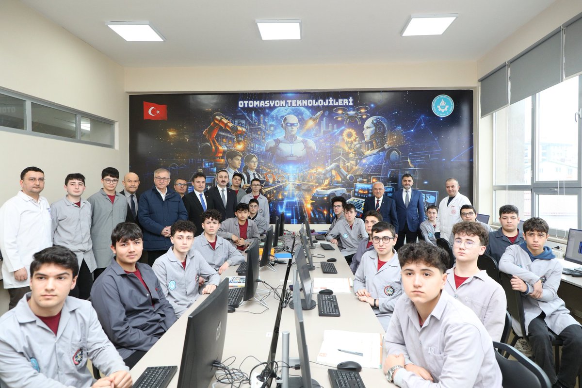 📍Altınordu 

Ordu TOBB Mesleki ve Teknik Anadolu Lisesi bünyesinde üretilen makinelerin teslimi ve kurulan atölyelerin açılış töreni; Ordu Büyükşehir Belediye Başkanı Dr. Sayın Mehmet Hilmi Güler, Ordu Ticaret ve Sanayi Odası Başkanı Sayın Adil Levent Karlıbel, Altınordu