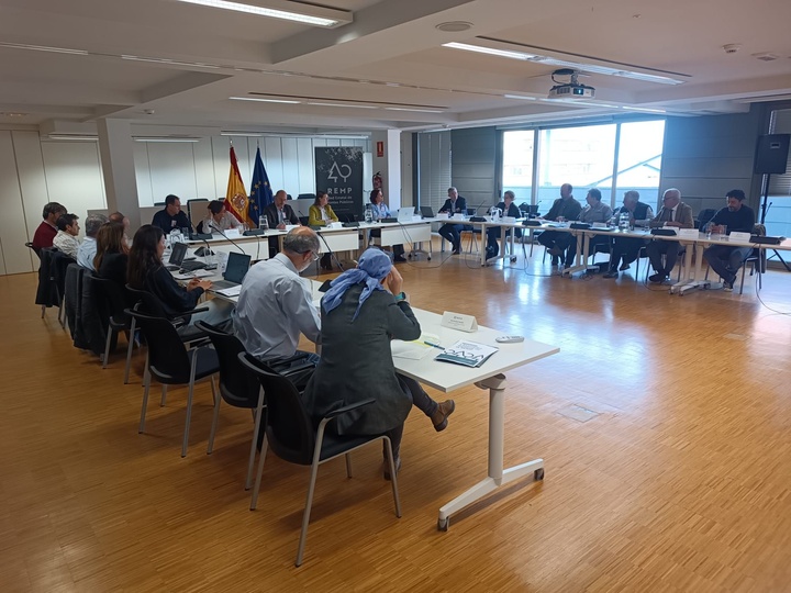 AmbientalRM's tweet photo. 🌳⛰️La Región se incorpora a la #RedEstatal de #MontesPúblicos para reforzar la cooperación en la gestión forestal.
La secretaria autonómica de Energía, Sostenibilidad y Acción Climática se integra en la junta directiva de esta organización, un foro de adhesión voluntaria que impulsa el conocimiento y la puesta en valor del patrimonio público forestal.
ℹ️Más información:https://t.co/ve3lxAplb8