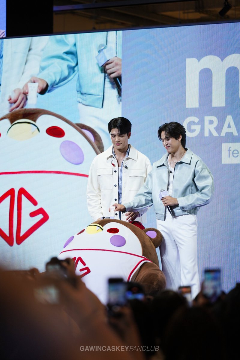 ขอขอบคุณ <a href="/mamicosofficial/">mami มามิ</a> ที่ให้โอกาสคุณกวินและคุณจอส ได้เป็นพรีเซ็นเตอร์ครีมกันแดด mami Criollo Blocko Sunscreen SPF50+ PA++++ และได้มาร่วมทำกิจกรรมสนุกๆ กับแฟนคลับอีกครั้ง ทั้งยังได้รับชมโชว์พิเศษเสียงเพลงแสนไพเราะ และเล่นกิจกรรมด้วยนะคะ 🎤✨️ วันนี้สนุกกันมาก