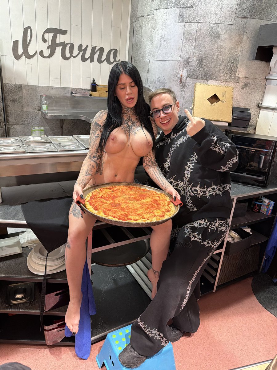 Max Felicitas tweet media