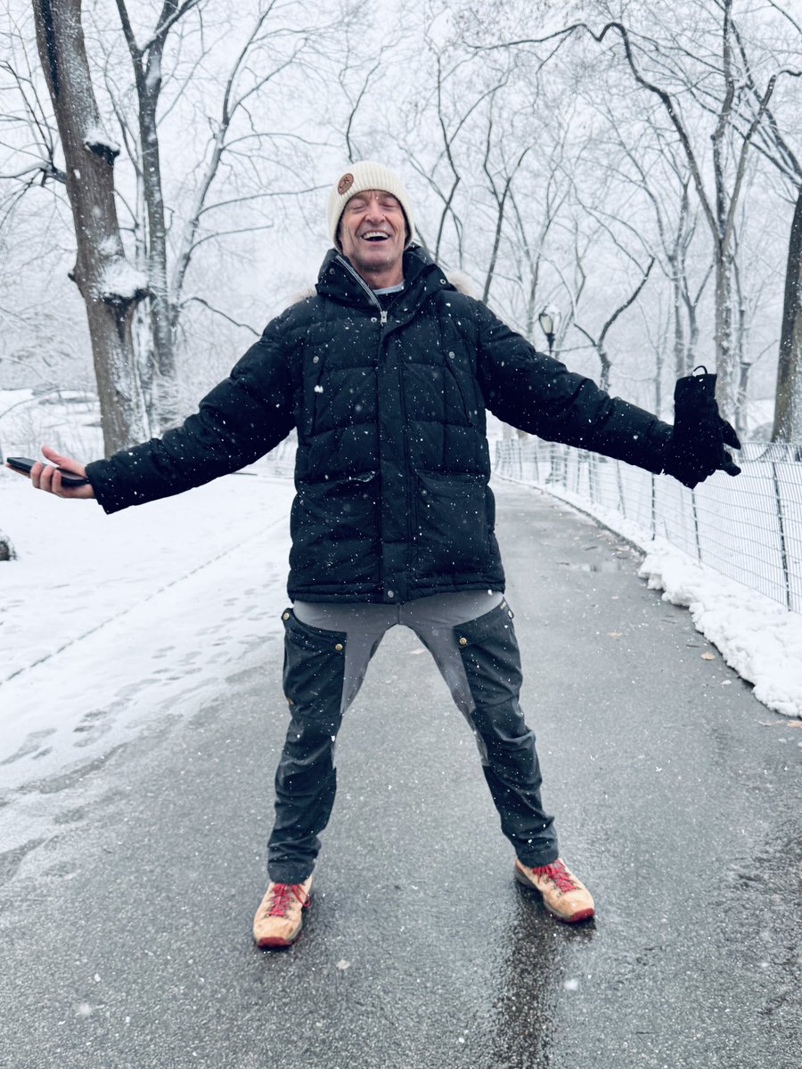 RealHughJackman's tweet photo. ❄️😉 @CentralParkNYC https://t.co/RamBJtAueF