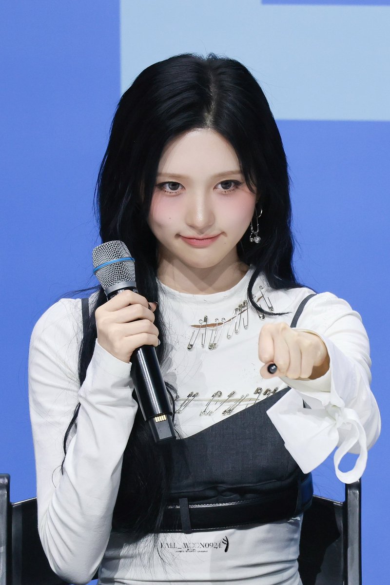 fallmoon tweet media