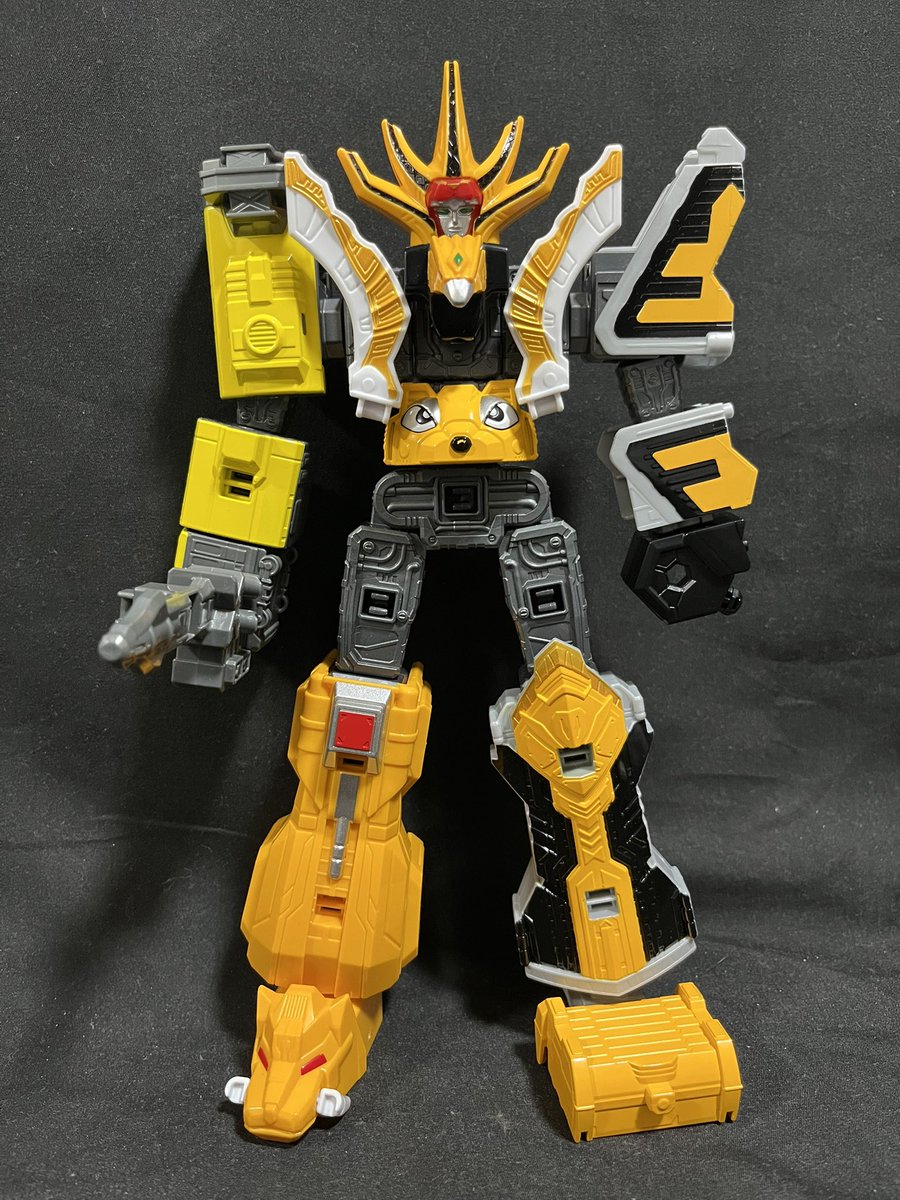 esdD9jiQwXvx9Zq's tweet photo. #DXROBO_UNIVERSE
チープな所も多々あるけど創造力を掻き立てる良い玩具なんですよ...
夢のクロスオーバー戦隊ロボが作れるのは唯一無二の個性なのでラインナップは多ければ多いほど良い https://t.co/eiYLniMKaK
