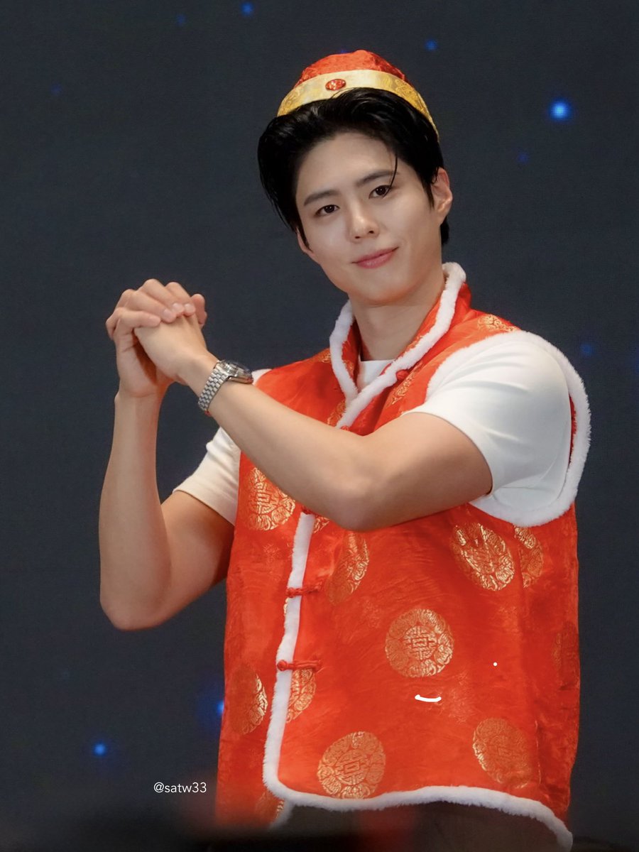 satw33's tweet photo. 260214 Park Bo Gum 2026 Season’s Greetings 팬사인회 in Guangzhou

新年快乐 ， 恭喜发财 

#박보검 #PARKBOGUM
#SEASONSGREETINGS
#보검이륙 #보검이륙inGUANGZHOU @BOGUMMY https://t.co/hERF6ERxsp