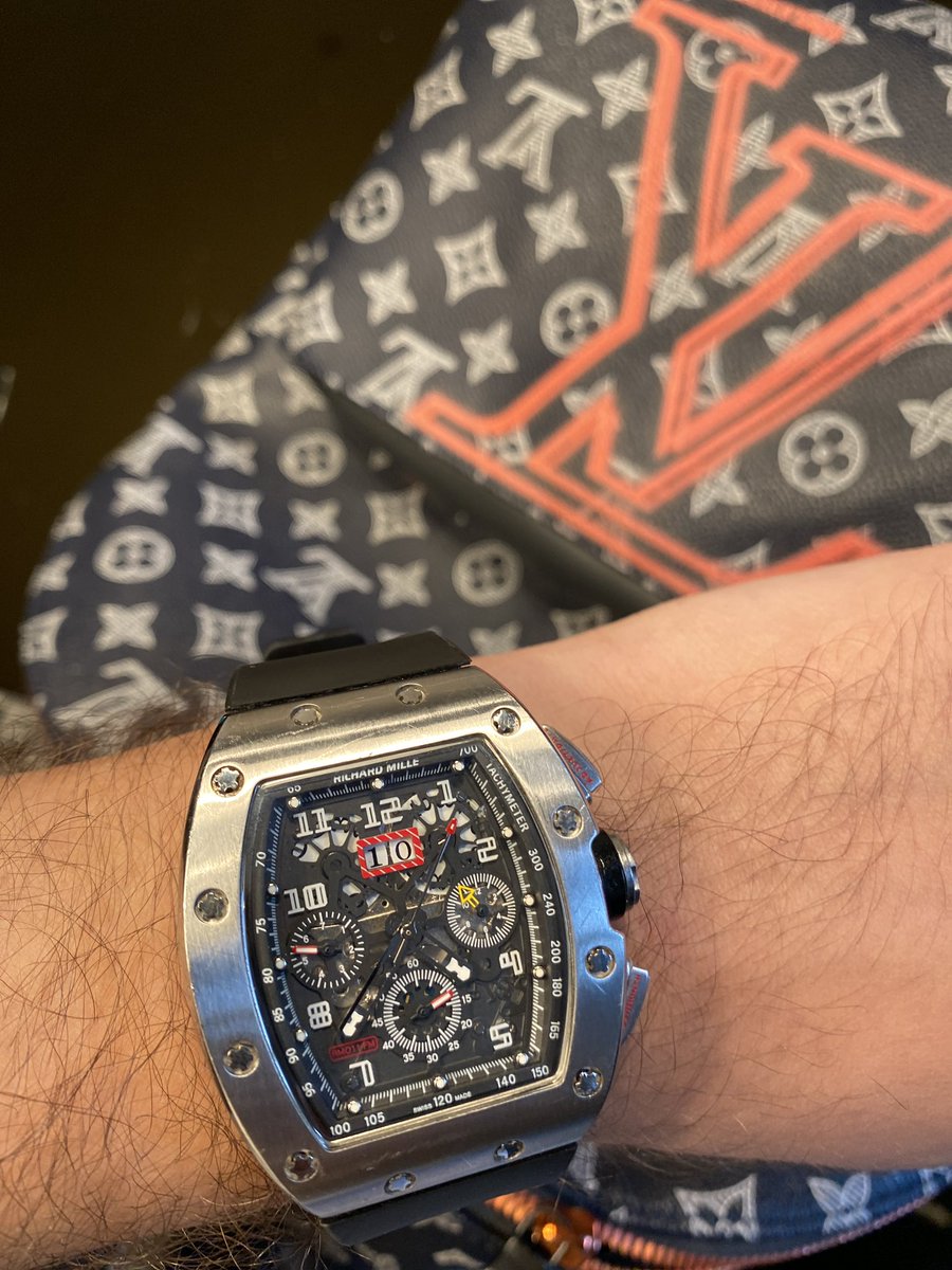 WrittenByRay tweet media