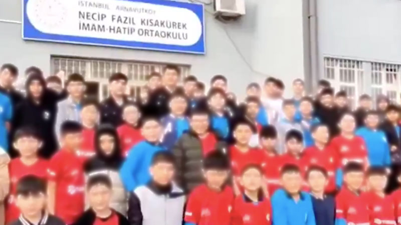 Ortaokulda öğrencilere selefi andı okutuldu: MEB inceleme başlattı!

veryansintv.com/ortaokulda-ogr…