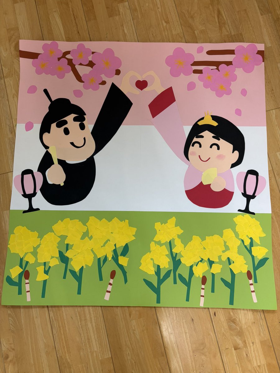 3月の玄関掲示用の壁面製作。真ん中には月のお便り。 約120cm×100cm