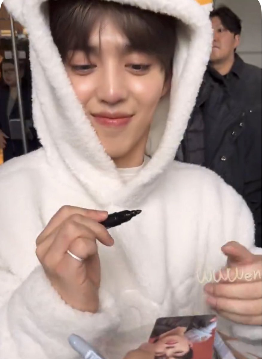ayecheol's tweet photo. very cutieful day very coupsyful day https://t.co/N4SbJn1H4y