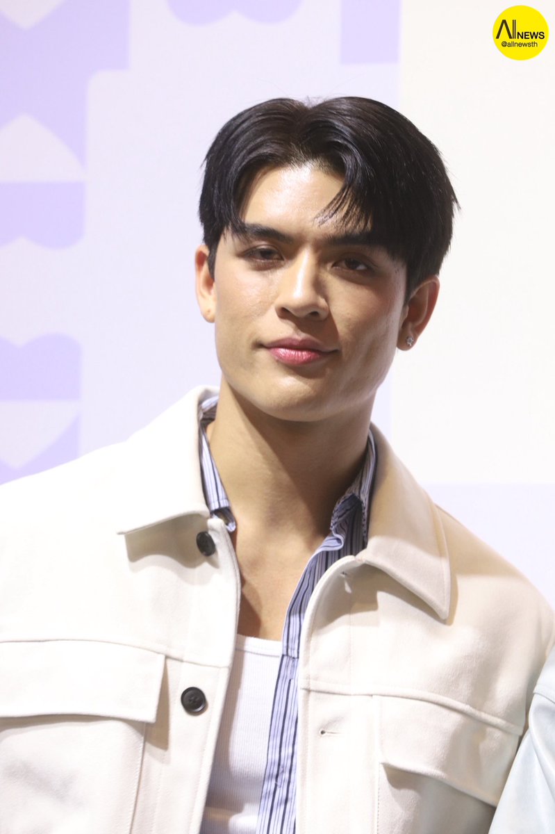 AllNews_th's tweet image. " จอส เวอาห์ " ช่วงสัมภาษณ์ ในงาน 'mami Grand Opening The Feel-good Moment' 

MAMI X JOSSGAWIN GUINZLY
#MamixJossGawin
#JossWayar
#MamiBrand #MamiCosmetics #MamiFeelGoodMoment