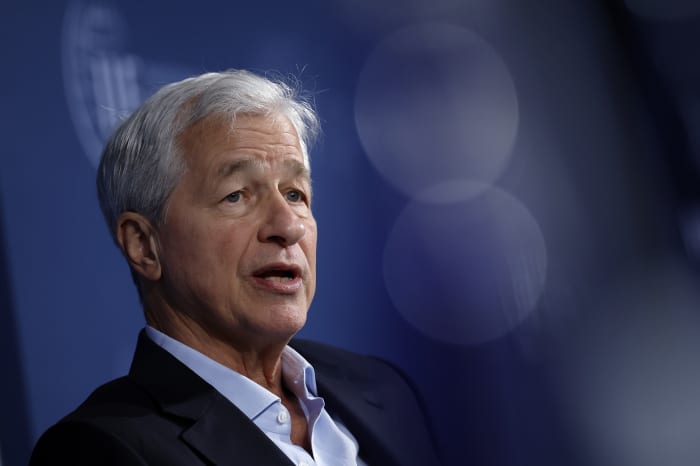 Heavyweight Finance tweet media