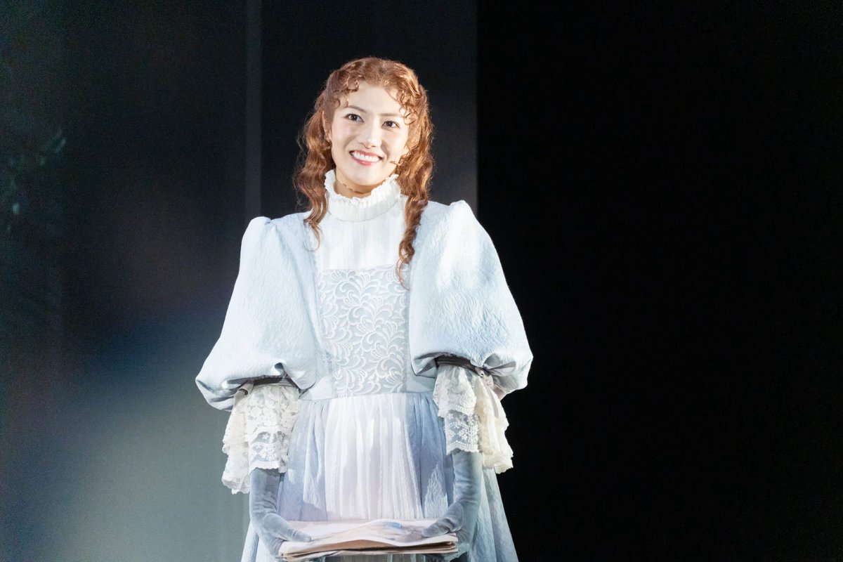 oyasuminaSAE_m's tweet photo. 本日はお足元の悪い中、2公演ありがとうございました🍃
一緒ににこっとして、一緒に苦しんで、一緒に泣いてくれて、ありがとです。感謝🙏

そしてプラスエーさん！流石の一言。
とっても素敵な舞台写真とレポートをありがとうございます😭

このベアト、かわいいです🤭♡

また明日！

#ラパチーニの園 https://t.co/ROwgq7fqhO