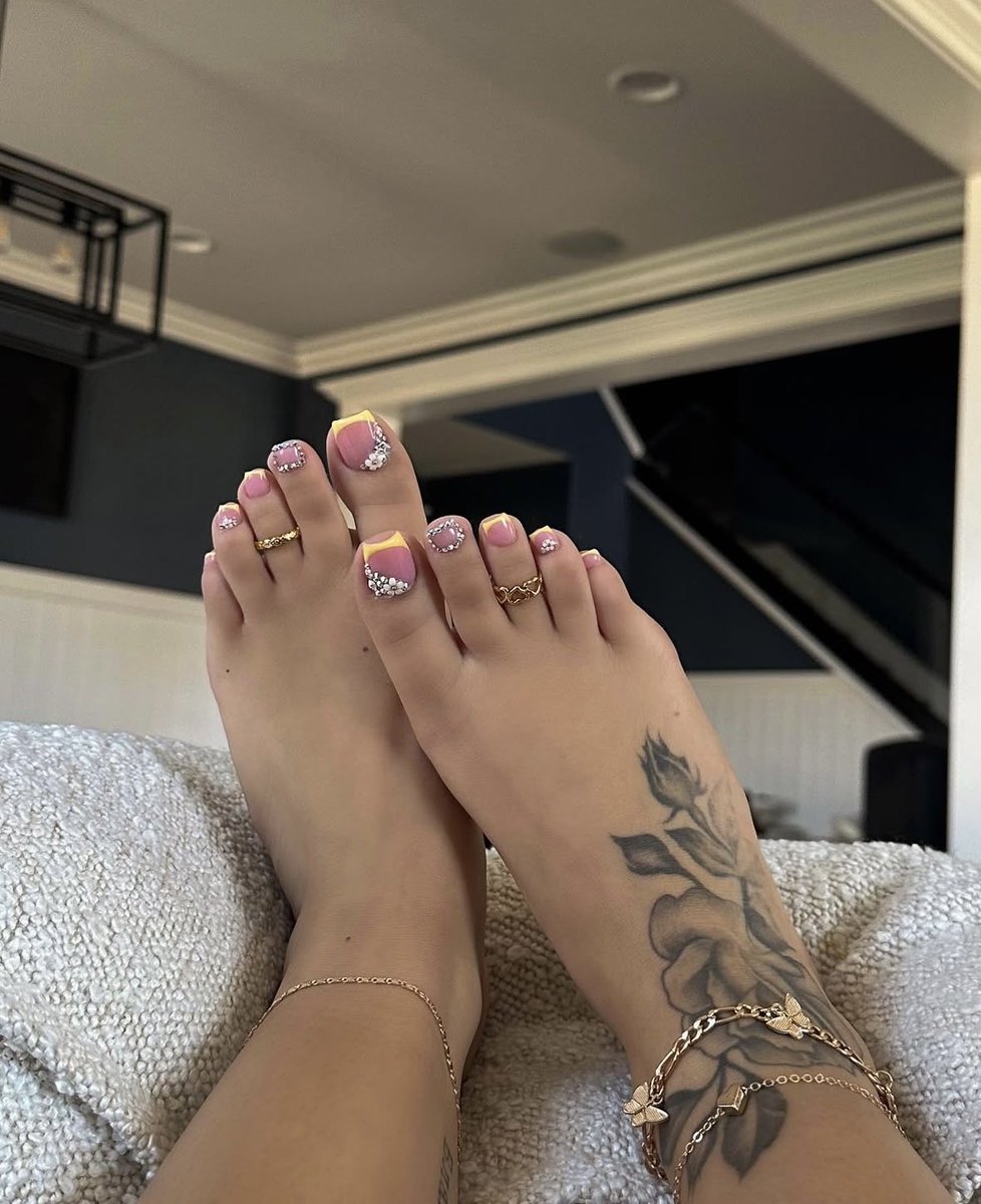 AmeliaSahlt's tweet photo. Yellow 🧡💛 https://t.co/dzkcsH4Zip