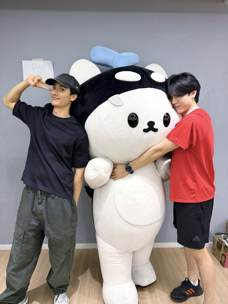 ปะป๊า พ่อพ่อ ซังพร้อมม้ากกกคูณฉิบ💙💙💙
#PolcaFamMeeting #POLCASAN