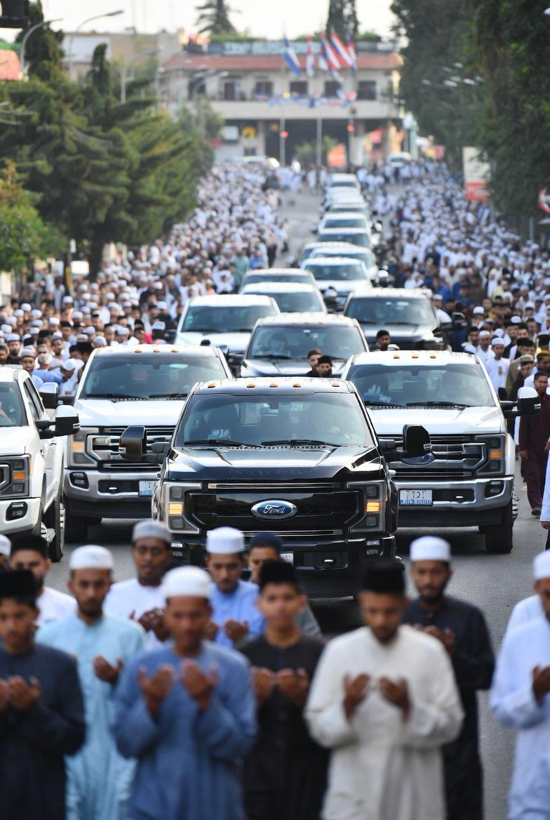 <a href="/AlexDuncanTX/">Alexander Duncan</a> Round up some Ford Super Duty trucks to clear the street!