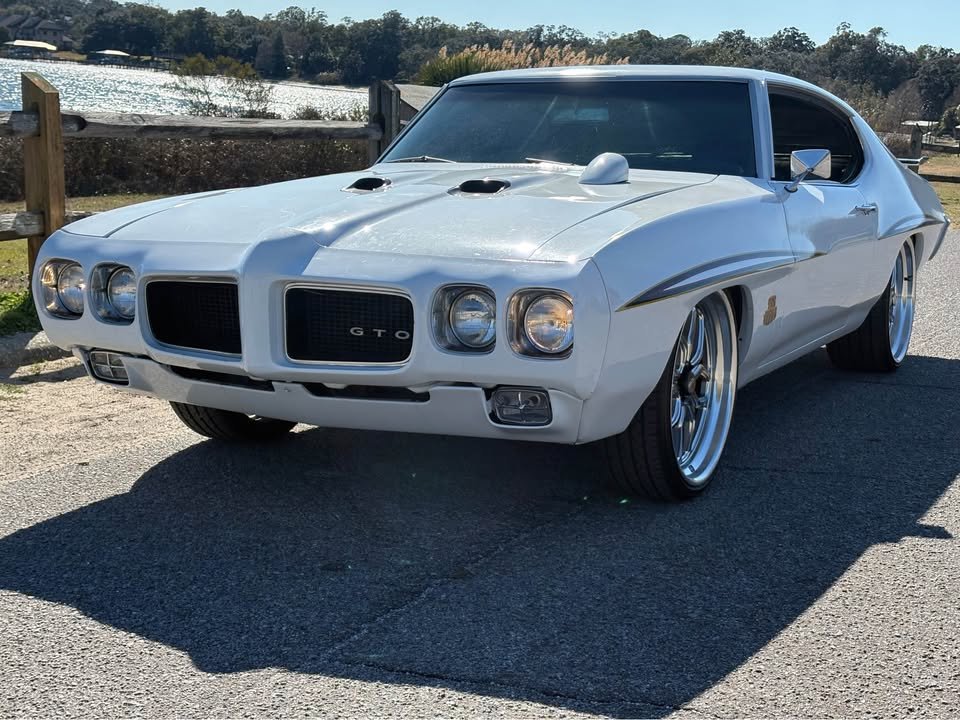 buckdontknow's tweet photo. Marketplace Gem! 1970 Pontiac GTO Judge Clone!
Very nice!

Dope or Nope? https://t.co/M7utbzvOxQ