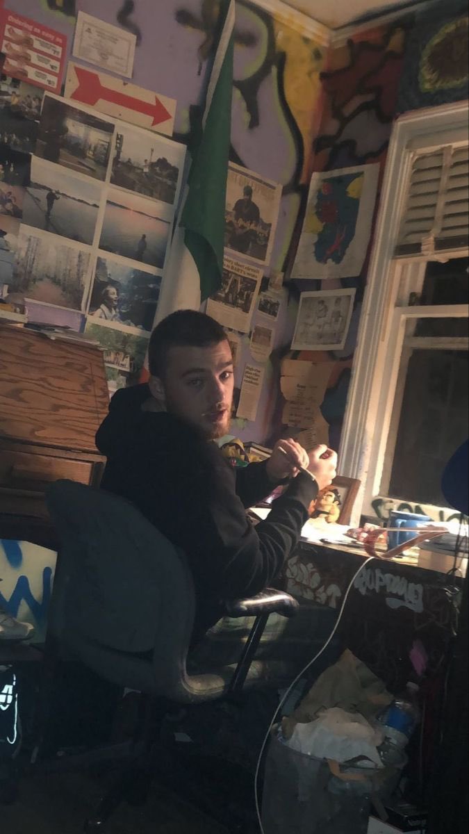 Nigerian uni is basically going to lectures to take attendance and coming home to teach yourself