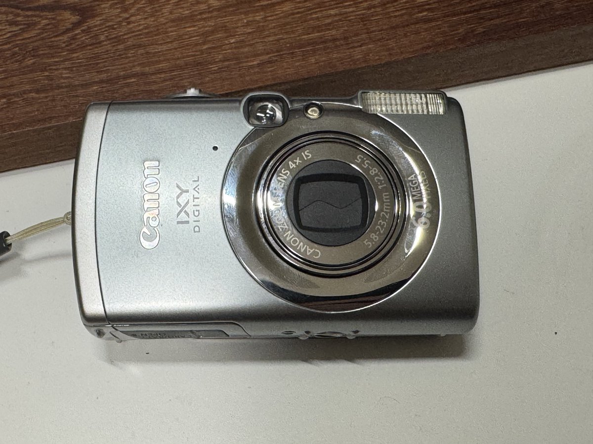父の遺品からかっぱらってきたCANON IXY DIGITAL 800 ISですが、たまに