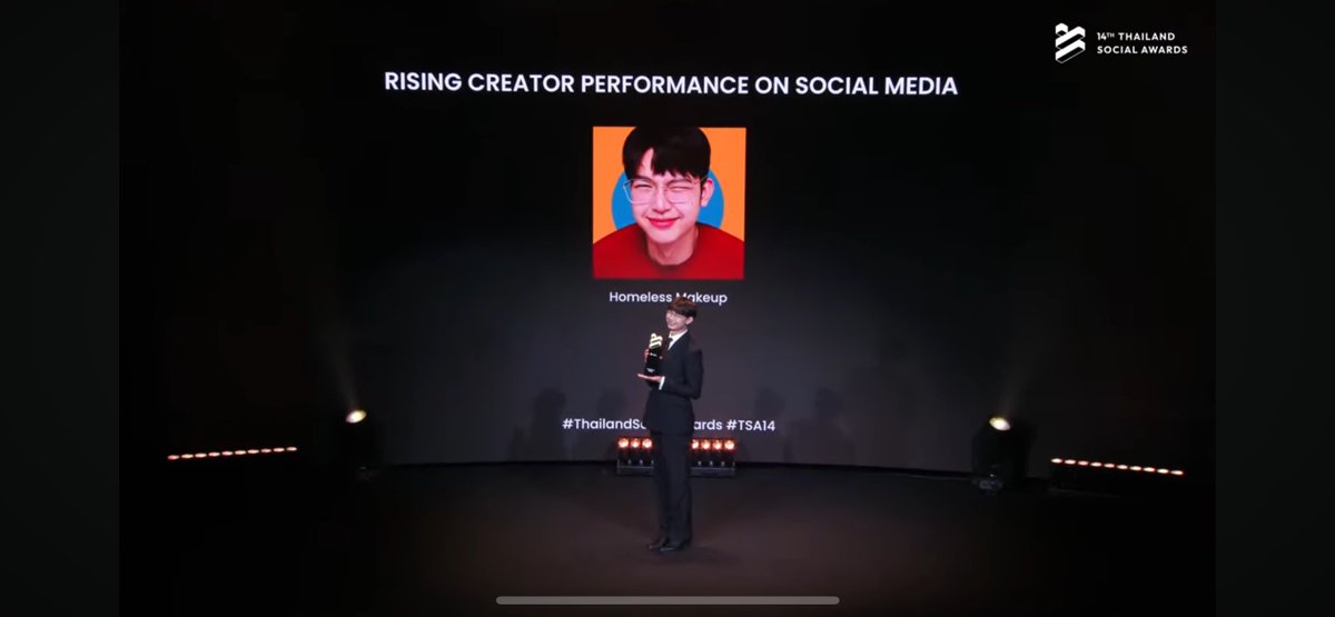 ดีใจกับยัยโฮม ตอนชีบอกเคยสมาธิสั้นตอนเด็ก แต่วันนี้ได้แต่งหน้าไปแฟชั่นวีค ร่วมงานกับคนมากมายแล้วปังมาก เด็กๆเขมจิรานั่งดูอยู่คงดีใจตามไปด้วยเลย