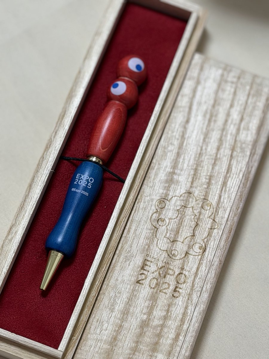 🔵🔴ミャクミャク🔴🔵 これはレアなのかな？ 大屋根リングボールペン