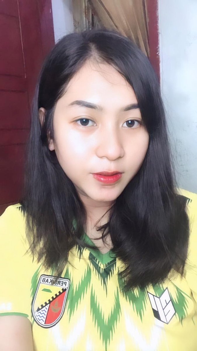 Iyang April tweet media