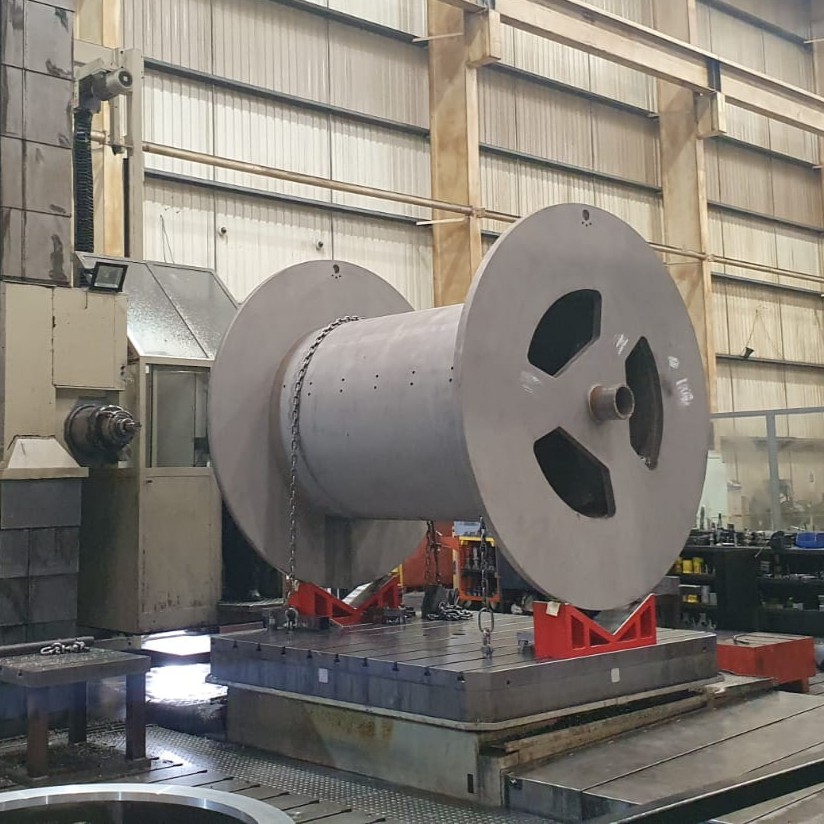 This Carbon Steel Drum stand at over 2.5m tall &amp; 2.6m long - for scale, that's as tall as a giraffe! 🦒

With travel up to 12m in the x-axis, this is no problem for our large horizontal boring centres.

#largescalemachining #precisionmachining #CNCMachining #teescomponents
[1/4]