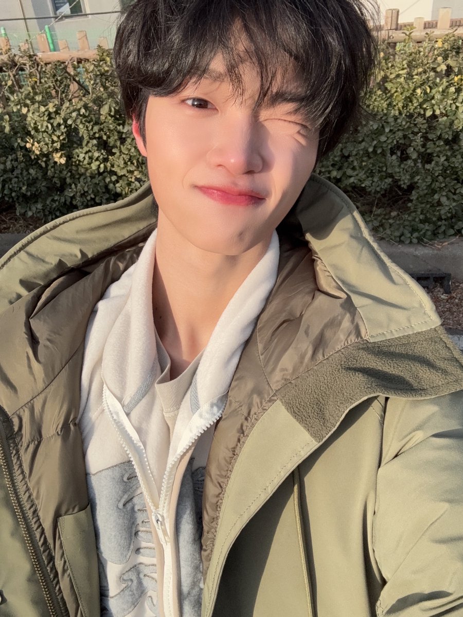 [⏰]
잠시 후 오후 7시,
유튜브 <캐릭캐릭 채연이>에 동표가 출연합니다☘️

#손동표 #SONDONGPYO
#유튜브 #캐릭캐릭채연이