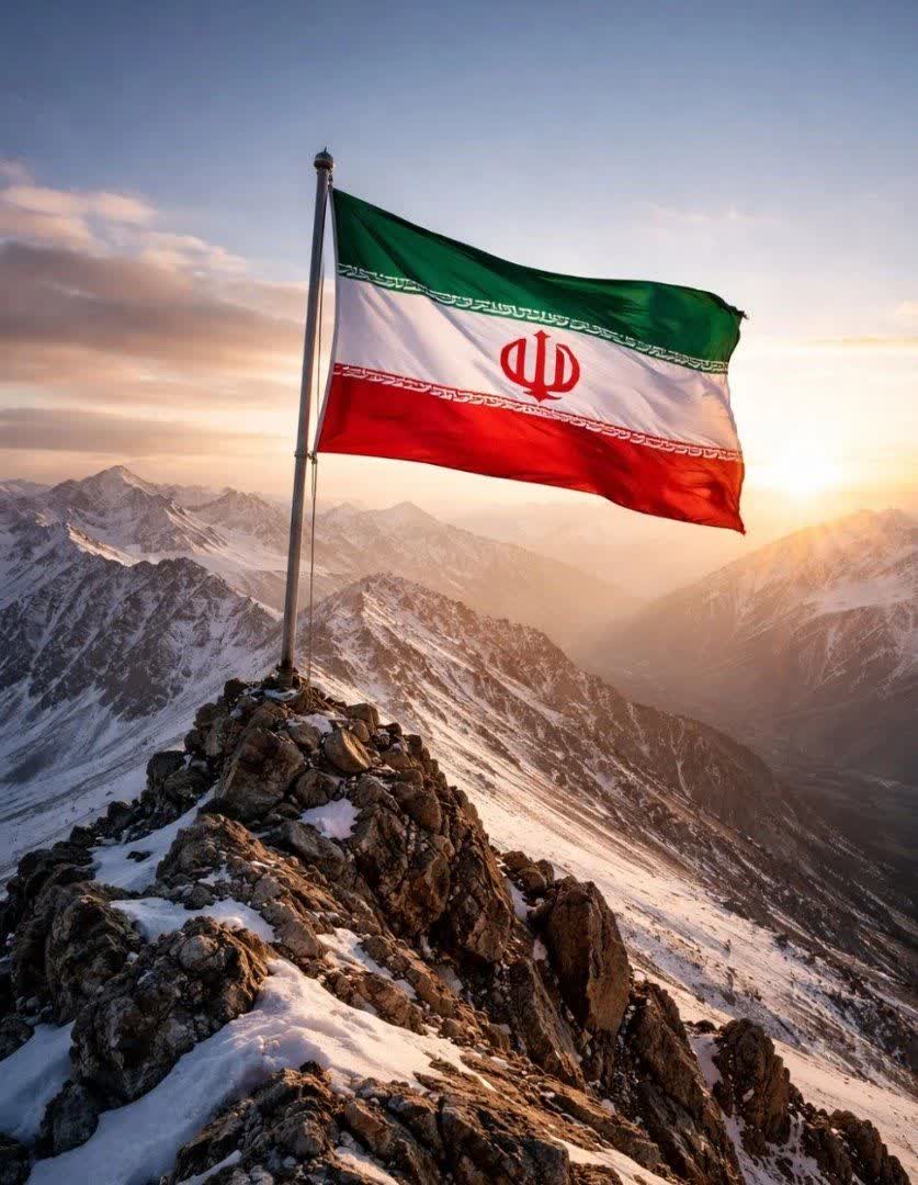 هرچه داریم از این آب و خاک است 
پرچمت سرافراز ای ایران آباد 
#جانم_فدای_پرچم
#جان_فدای_پرچم