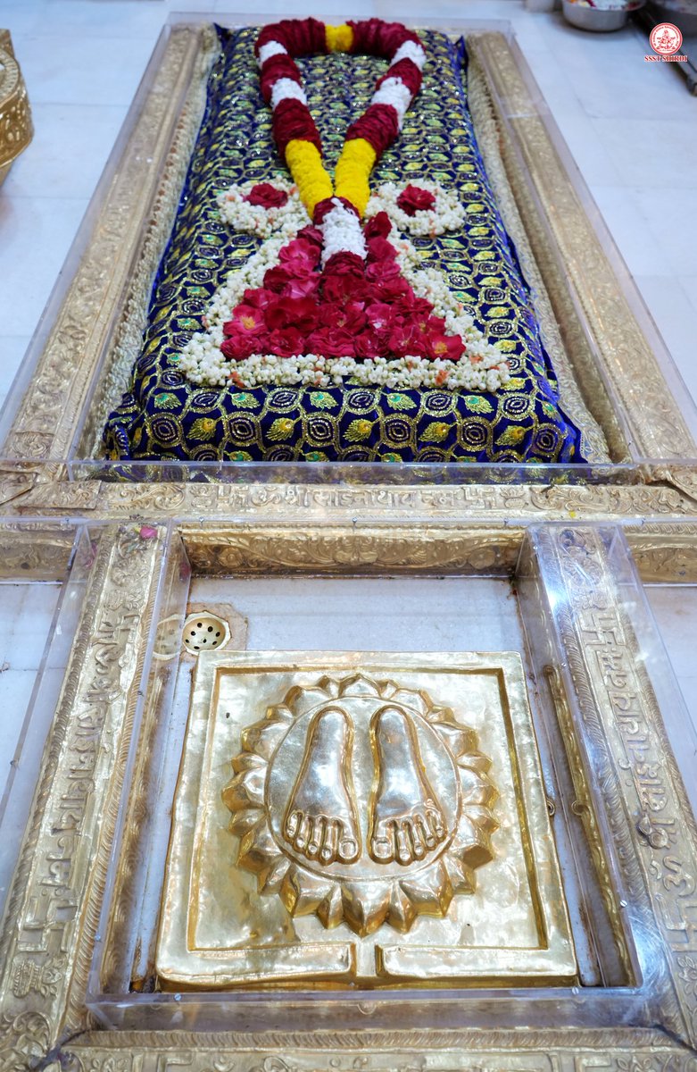 SSSTShirdi's tweet photo. *!! ॐ साई राम !!*
*श्री साईबाबा संस्थान विश्वस्त व्यवस्था,शिर्डी*
*!! ॐ Sai Ram !!*
*Shri Saibaba Sansthan Trust, Shirdi*
≈≈≈≈≈≈≈≈≈≈≈≈≈≈≈≈≈ 
*आरती :-धुपारती*
*बुधवार २५ फेब्रुवारी २०२६*  
*Aarti :-Dhooparti*
*Wednesday 25 February 2026* https://t.co/pmsxDMVx5M