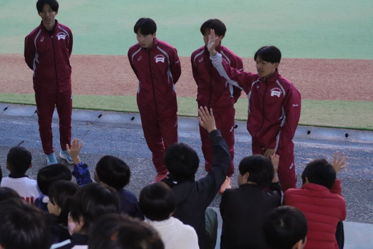 [別府市陸上教室]⁡
先日、別府市陸上教室の小学生の皆さんと体操や簡単なドリルを一緒に行いました！
基礎的な動きを中心に、楽しみながら身体を動かす時間となりました。元気いっぱいに取り組む姿がとても印象的で、私たちにとっても良い刺激となりました🔥
貴重な機会をありがとうございました🙇‍♂️