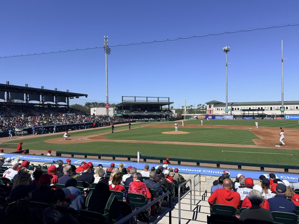 STOnline's tweet photo. Ah, the whiplash of #springtraining: began our FL sojourns in the low 80s, ended it with freeze warnings, back in Minny to 15F on the morning dog walk, and then off to PHX for highs in the 90s this weekend. #mlb https://t.co/LdML69ggid