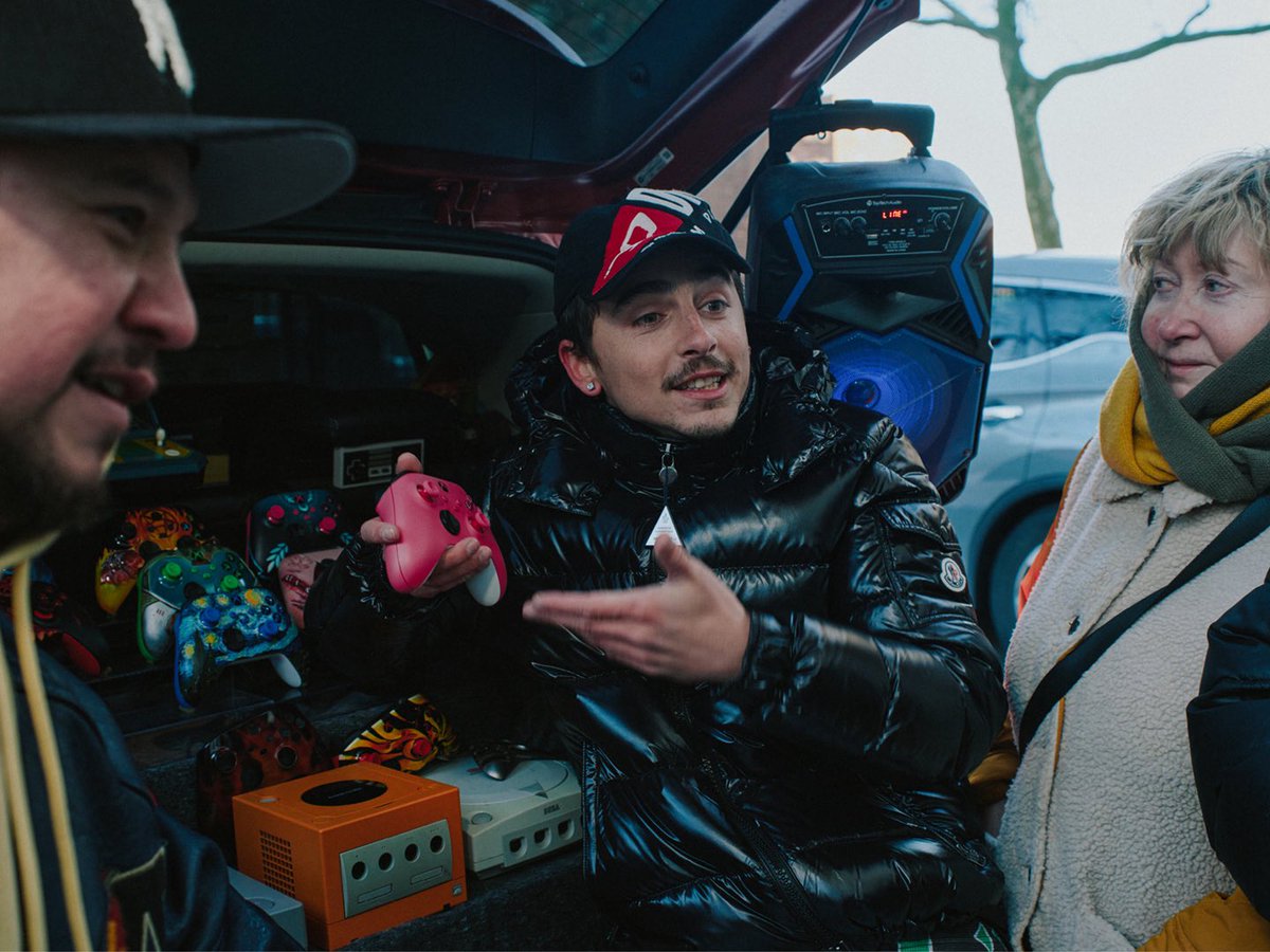 Timothée Chalamet references 'ModdedController360' for W