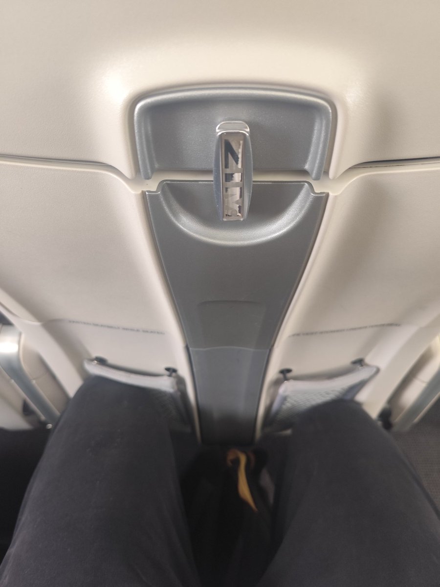 Człowiek z diabłem na plecach tweet media