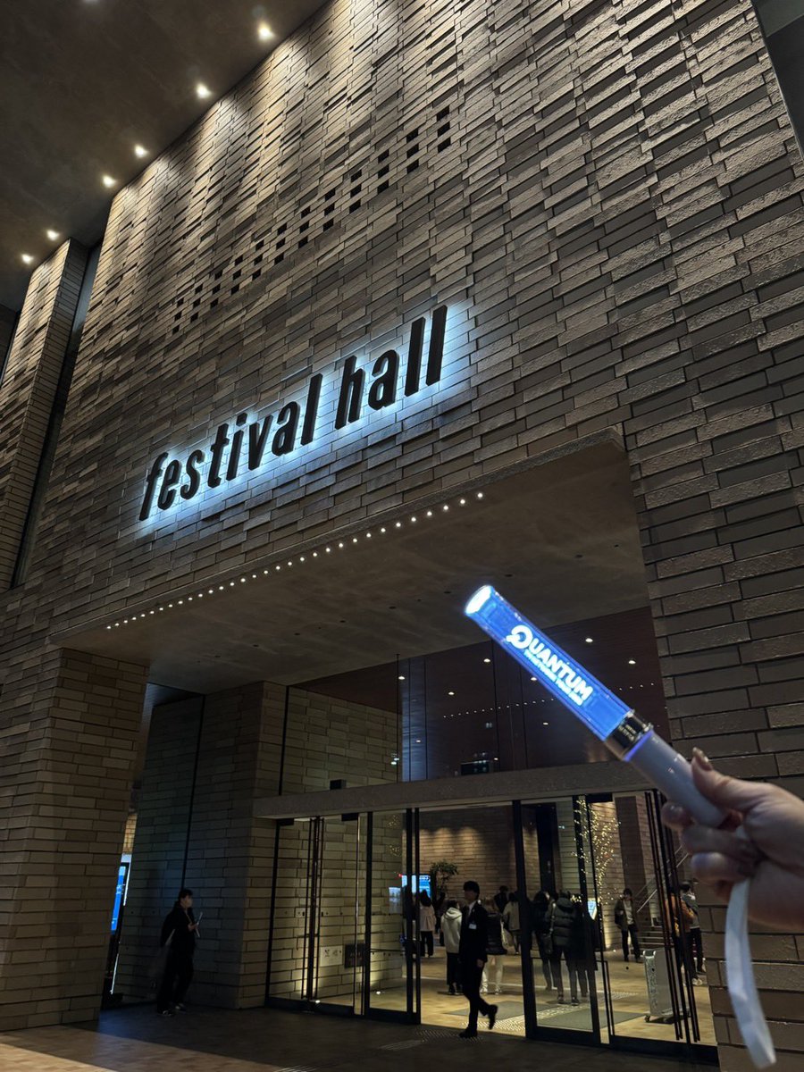 最高のライブでした！
御三方が尊すぎて感涙😭
そしてフェスティバルホールは音が素晴らしい👍

#QUANTUM 
#TMNETWORK