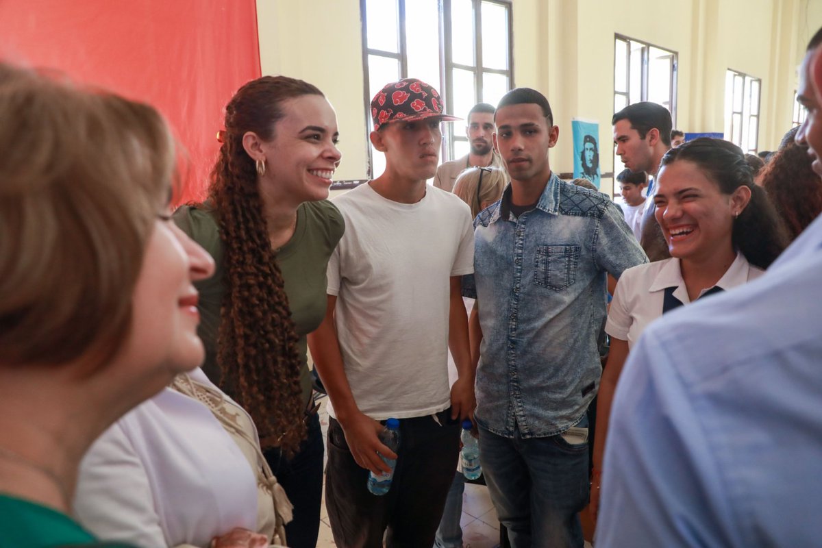 UJCdeCuba's tweet photo. Seguimos con #MisManosPorCuba y con la campaña "Para no caer" de conjunto con la @EGREMOFICIAL y @BuenaFe_musica  estaremos intercambiando con adolescentes y jóvenes sobre las consecuencias del consumo de drogas. https://t.co/hTAcj4v2s1