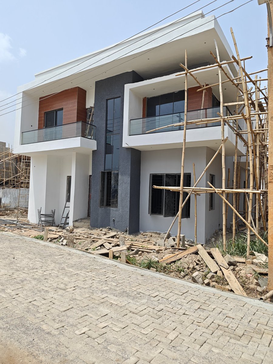 FendiniSupport's tweet photo. Your desire for a smart and luxurious abode is achievable at Rayfield Gardens City Estate, Alao Akala GRA Ibadan. 

See our Homes! 

Title: Certificate of Occupancy. 

Visit: Fendinihomes
Call: 09029413968, or Email: fendinigroup@gmail.com https://t.co/j3MxdefxVx