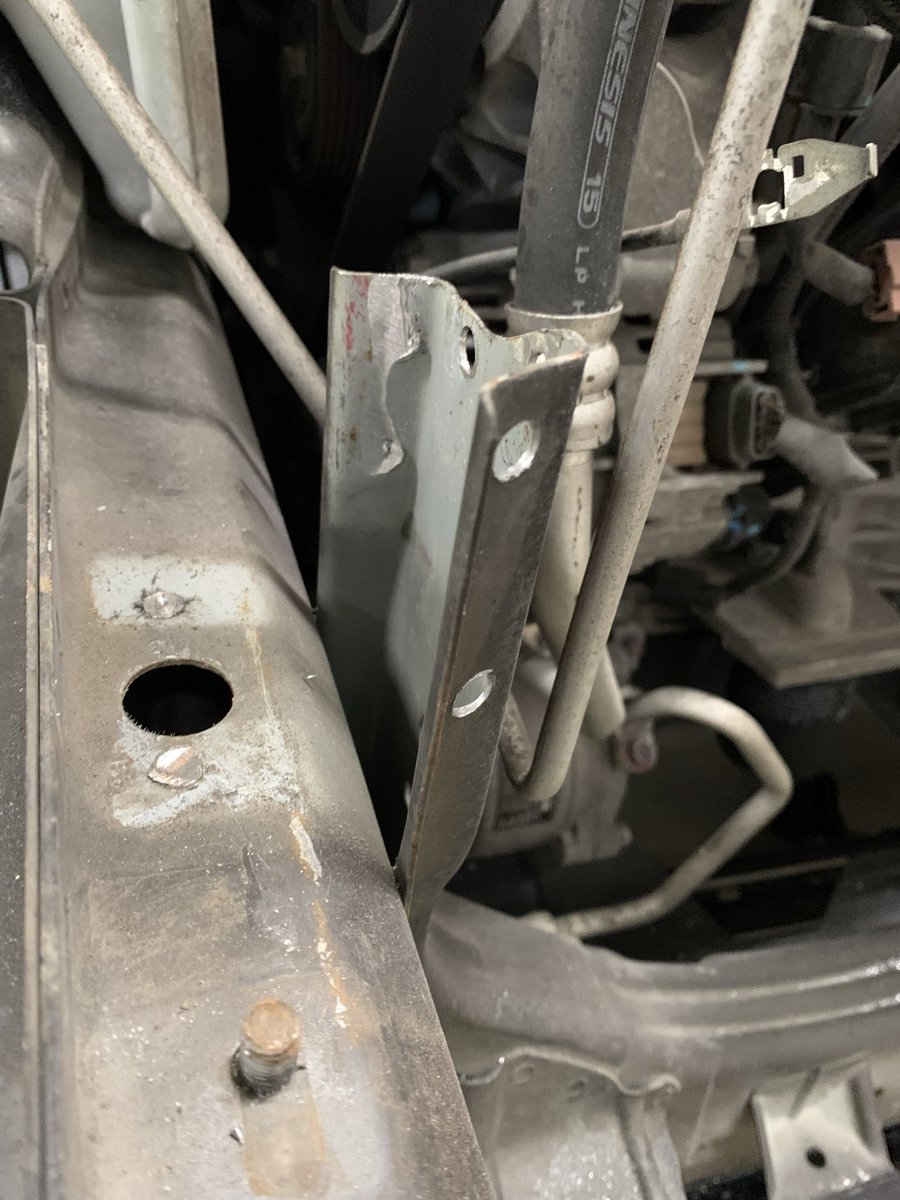 MaybeRocker's tweet photo. 三菱デカい車のサイドラジサポスポット外すの難しい、叩くの難しい。

太宰府天満宮の池の岩の上でポーズと変な鳥。

バイクは全然触れる時間無いです…
ただトヨタのデカい車のとある部品で面白い事できそうと妄想したりして楽しんでます。 https://t.co/k7WaHxP8ex