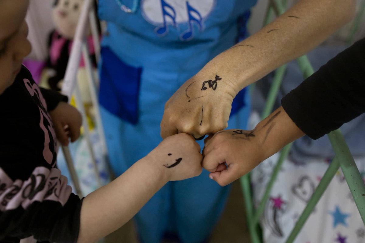 #Cuba🇨🇺
El arte de ser uno mismo y darse a los demás, así somos los cubanos  ante el inmenso desafío.
#CubaPorLaVida