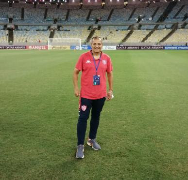 #Primera El profesor Pablo "Polo" Sánchez, con vasta trayectoria en el fútbol profesional y exjugador de club en la etapa del salonismo, estará al frente de Urupan a partir de la temporada 2026.

👉 Lo acompañará José "Pepe" Suárez, quien además dirigirá las categorías juveniles.